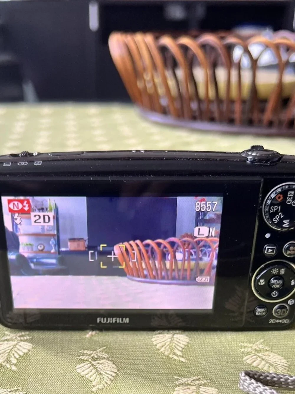 Near Mint xFujifilm FinePix REAL 3D W3 Camera 10.0MP BLACK 32 gb Manual Charger